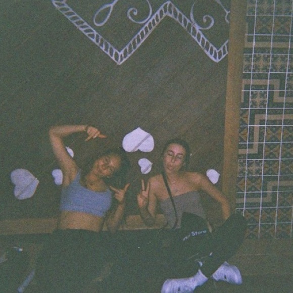 Meet your Posher, Roxanne - Picture 1 of 1